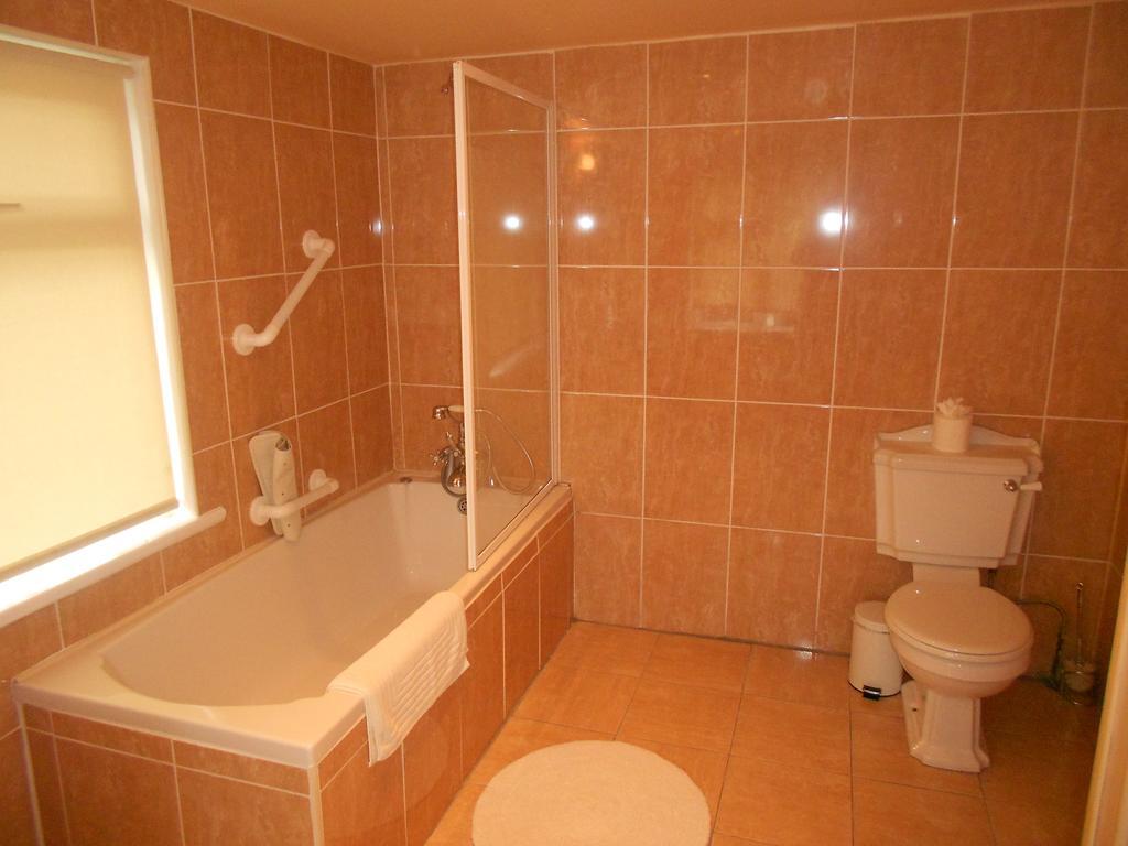 Tralia Farmhouse Self Catering Farranfore Værelse billede